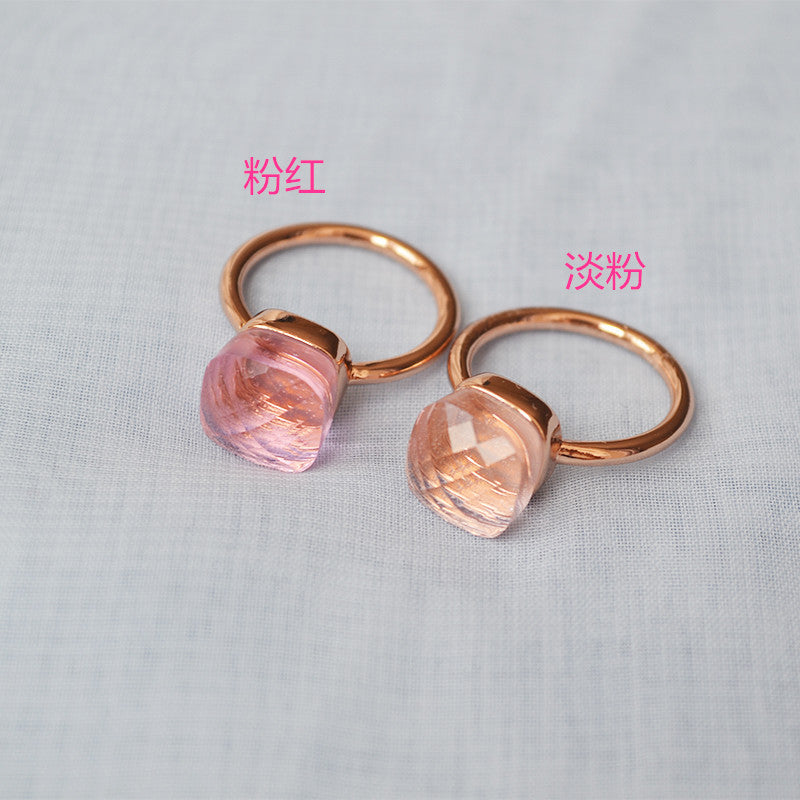 Classic Gold Ring with Timeless Appeal