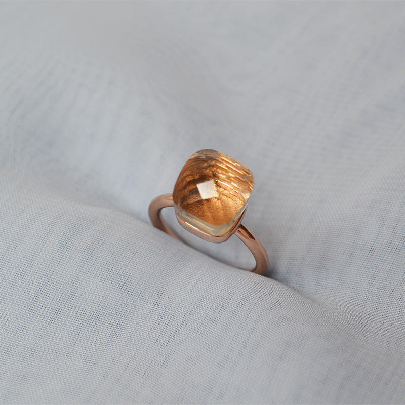 Classic Gold Ring with Timeless Appeal