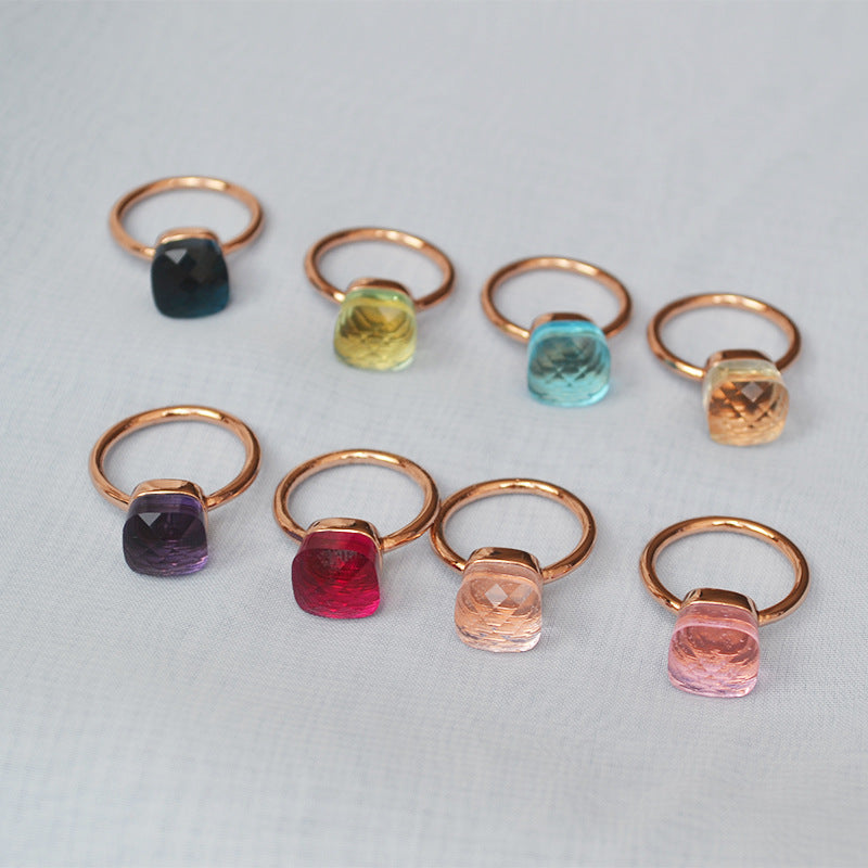 Classic Gold Ring with Timeless Appeal