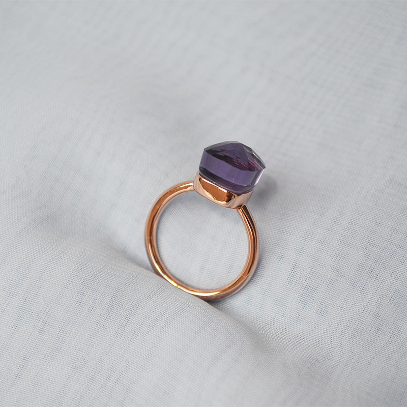 Classic Gold Ring with Timeless Appeal