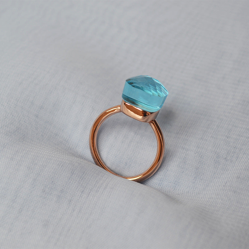 Classic Gold Ring with Timeless Appeal