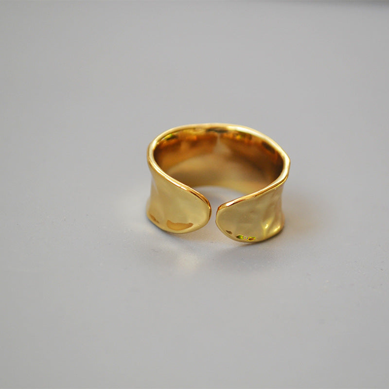 Romantic Gold Ring for Special Moments