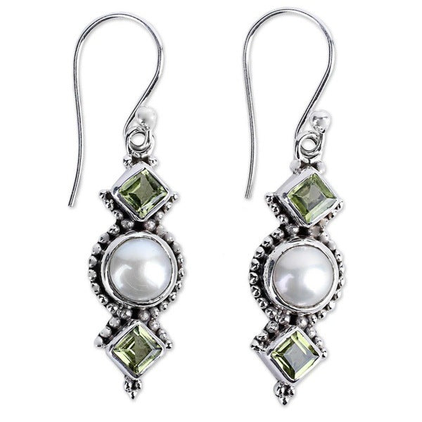 Romantic Silver Earring for Special Moments