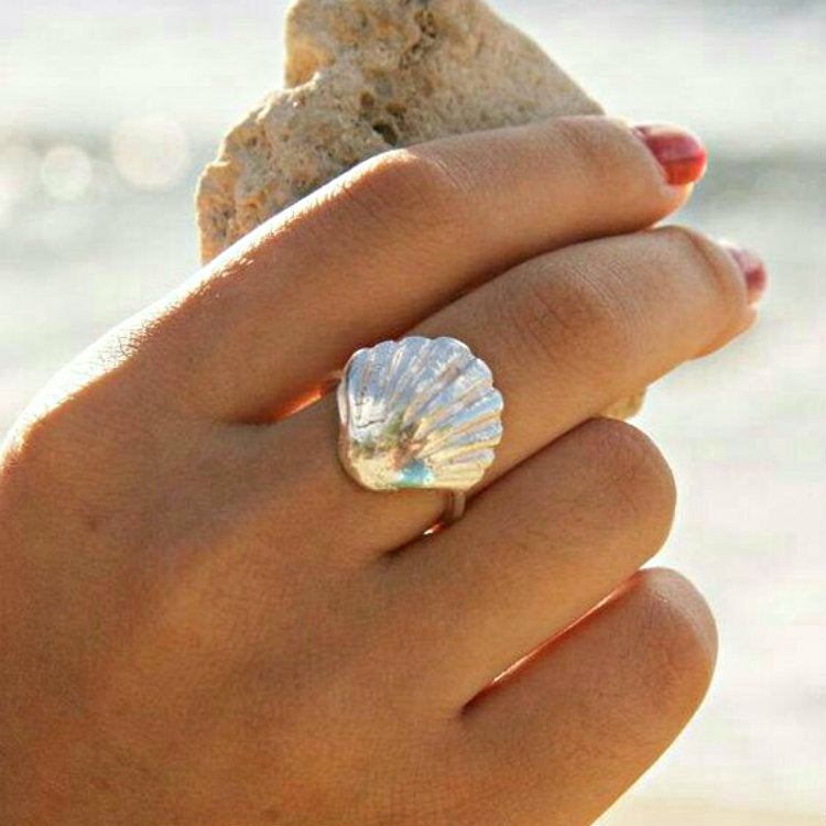 Charming Silver Ring for Any Occasion