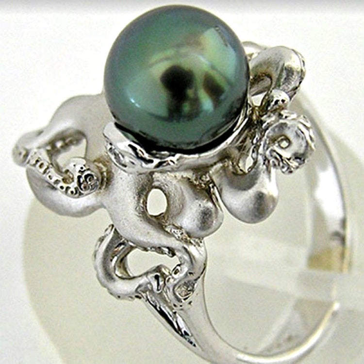 Charming Silver Ring for Any Occasion