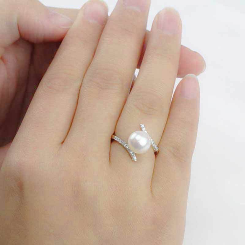 Classic Pearl Ring with Timeless Appeal