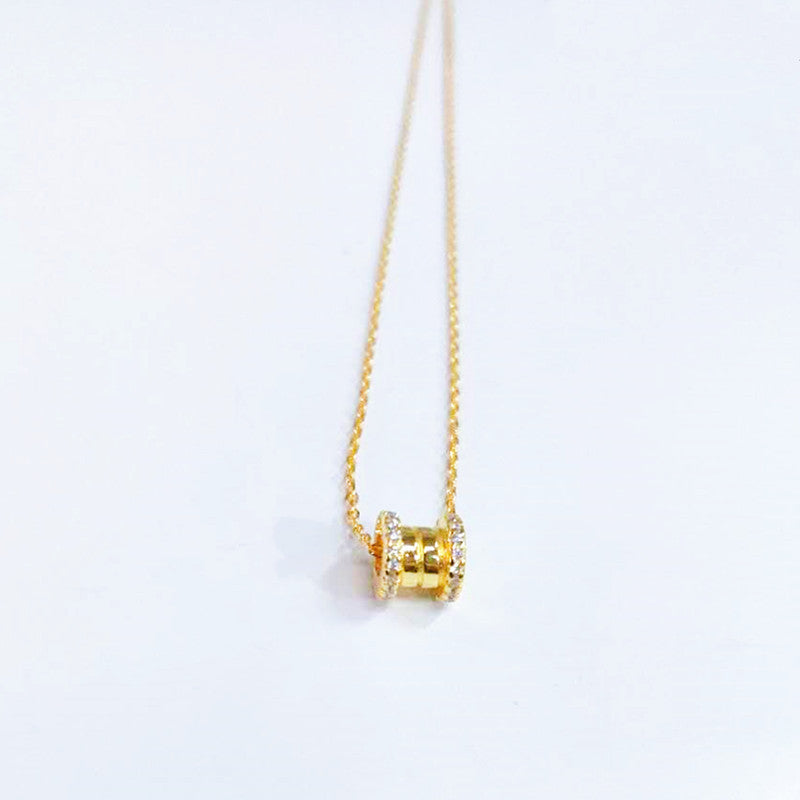 Romantic Gold Necklace for Special Moments