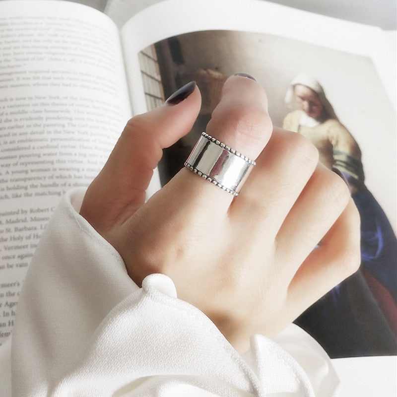 Classic Silver Ring with Timeless Appeal