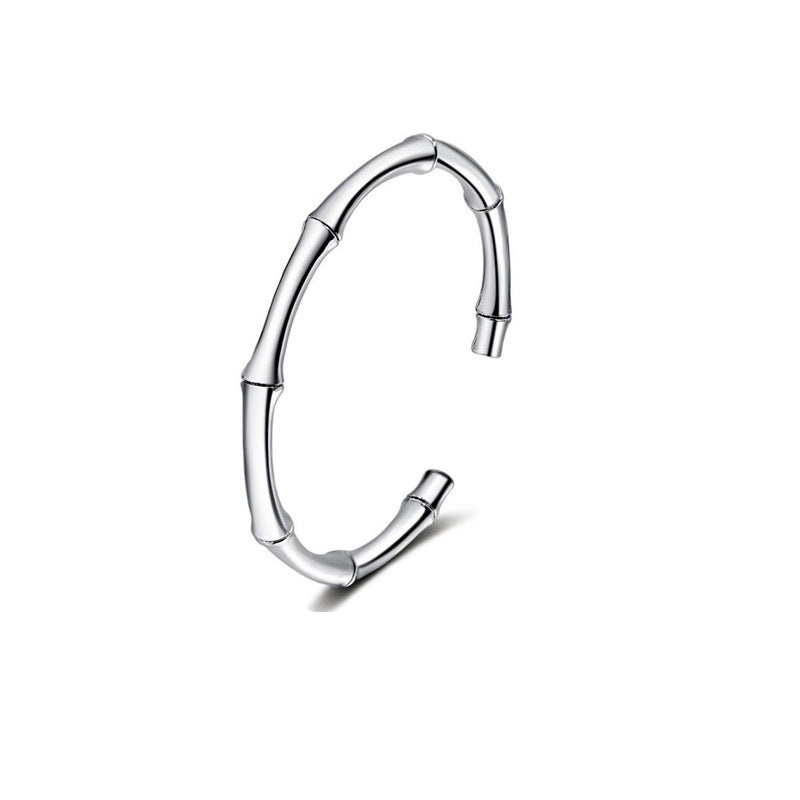 Classic Silver Bracelet with Timeless Appeal