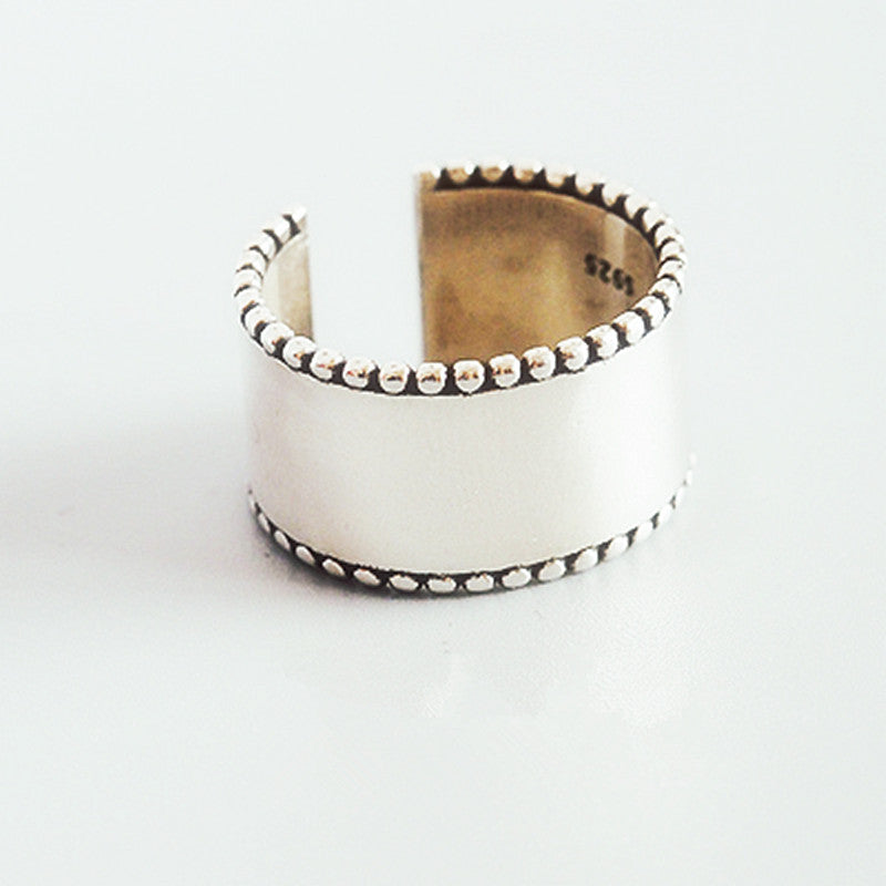 Classic Silver Ring with Timeless Appeal