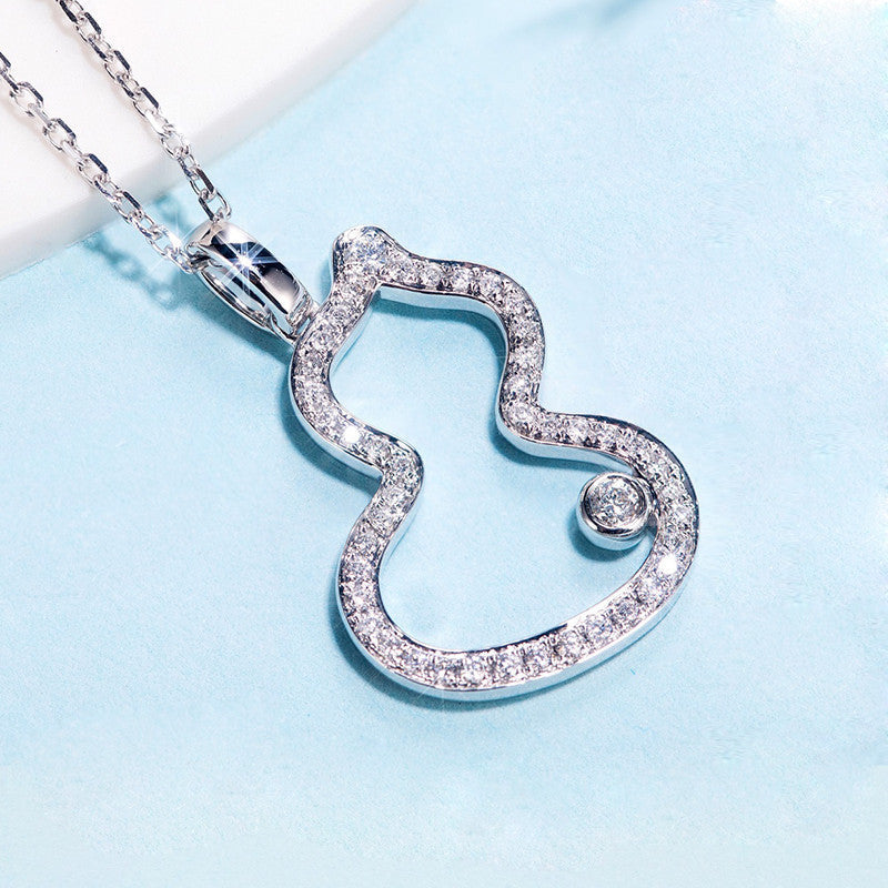 Romantic Gold Necklace for Special Moments