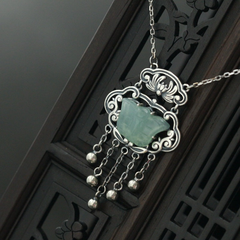 Beautiful Silver Necklace with Unique Style