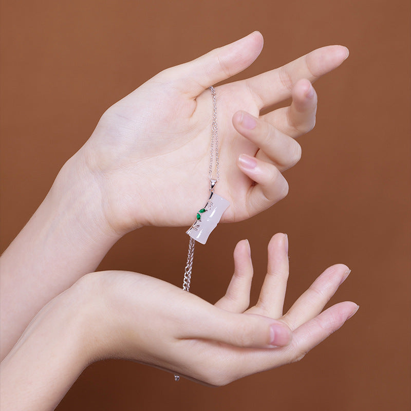 Charming Silver Necklace for Any Occasion