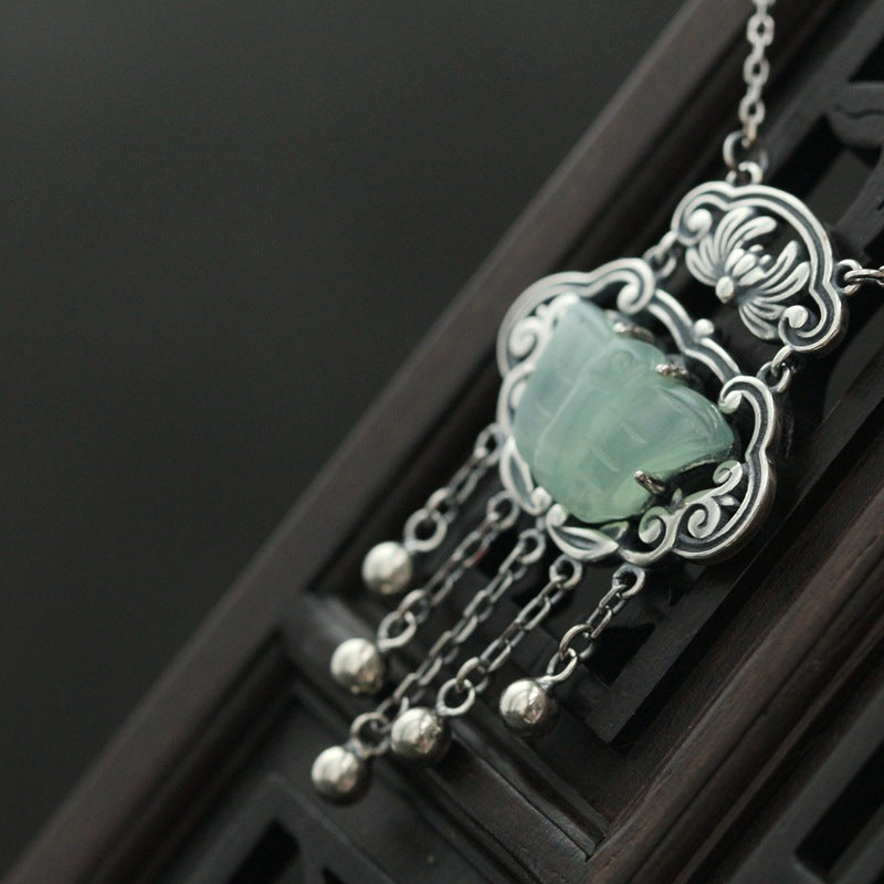 Beautiful Silver Necklace with Unique Style