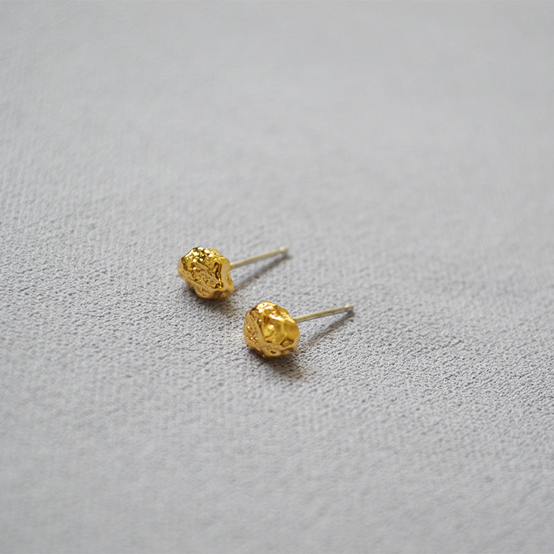 Charming Silver Earring for Any Occasion