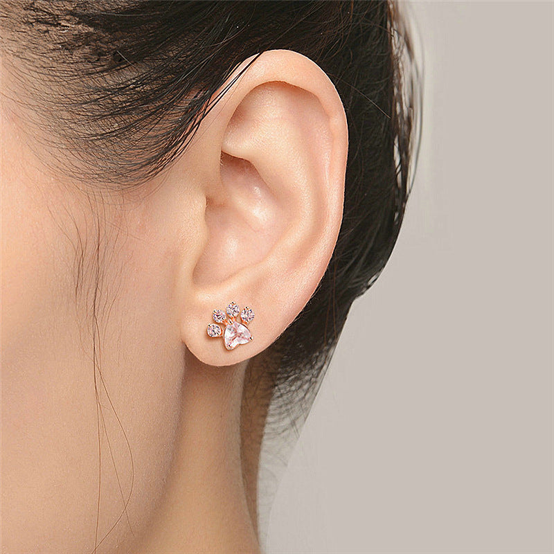 Classic Gold Earring with Timeless Appeal