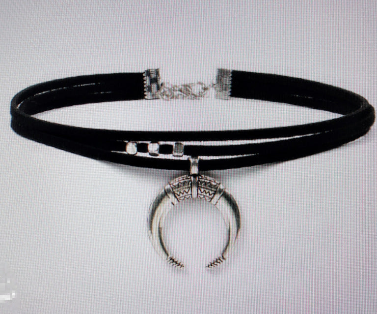 Stunning Necklace for Daily Wear