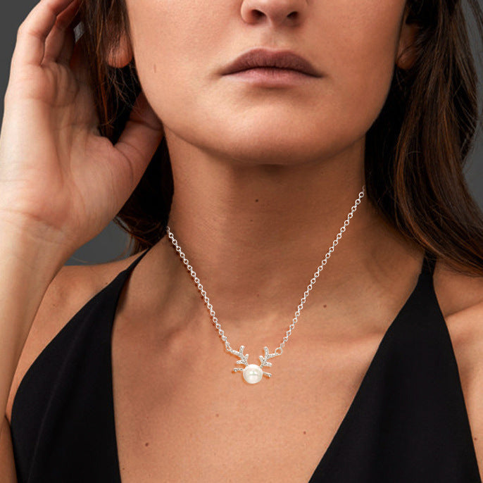Romantic Pearl Necklace for Special Moments