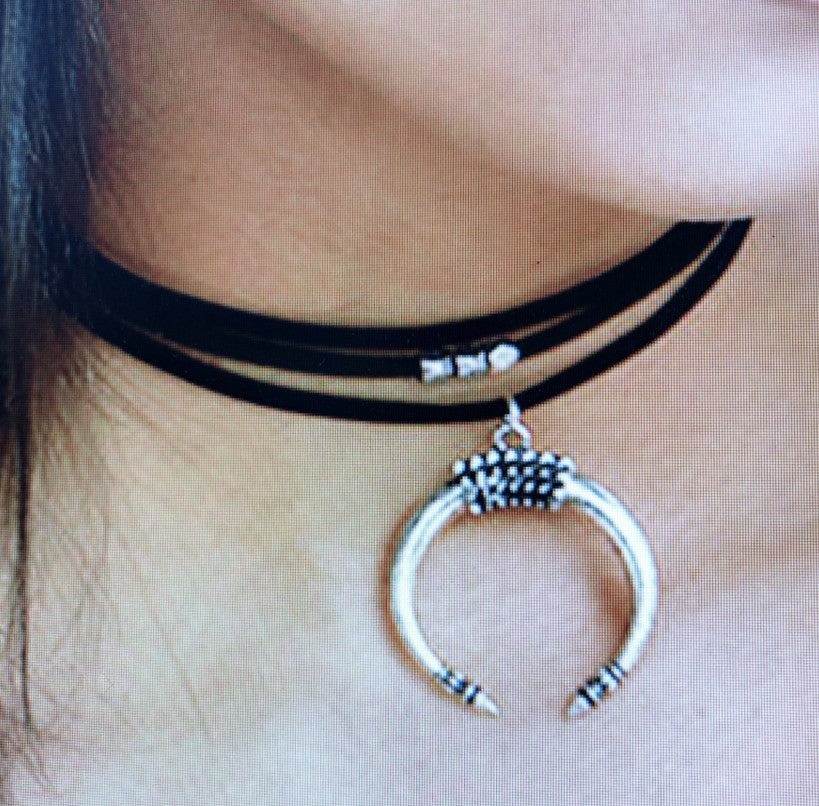 Stunning Necklace for Daily Wear