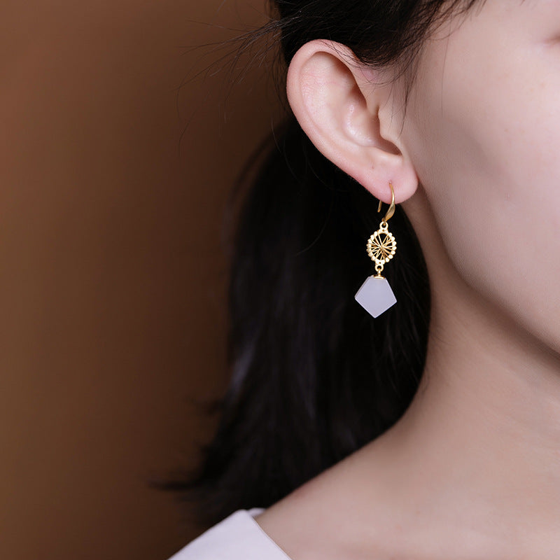 Elegant Gold Earring for Every Occasion