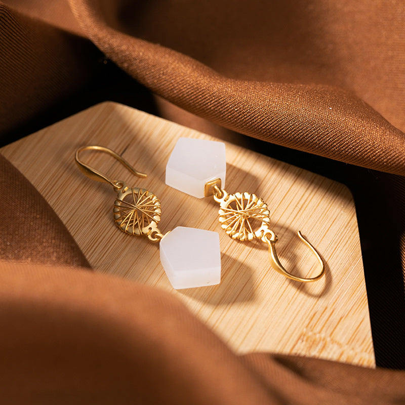 Elegant Gold Earring for Every Occasion