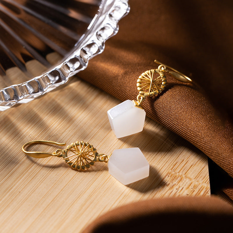 Elegant Gold Earring for Every Occasion