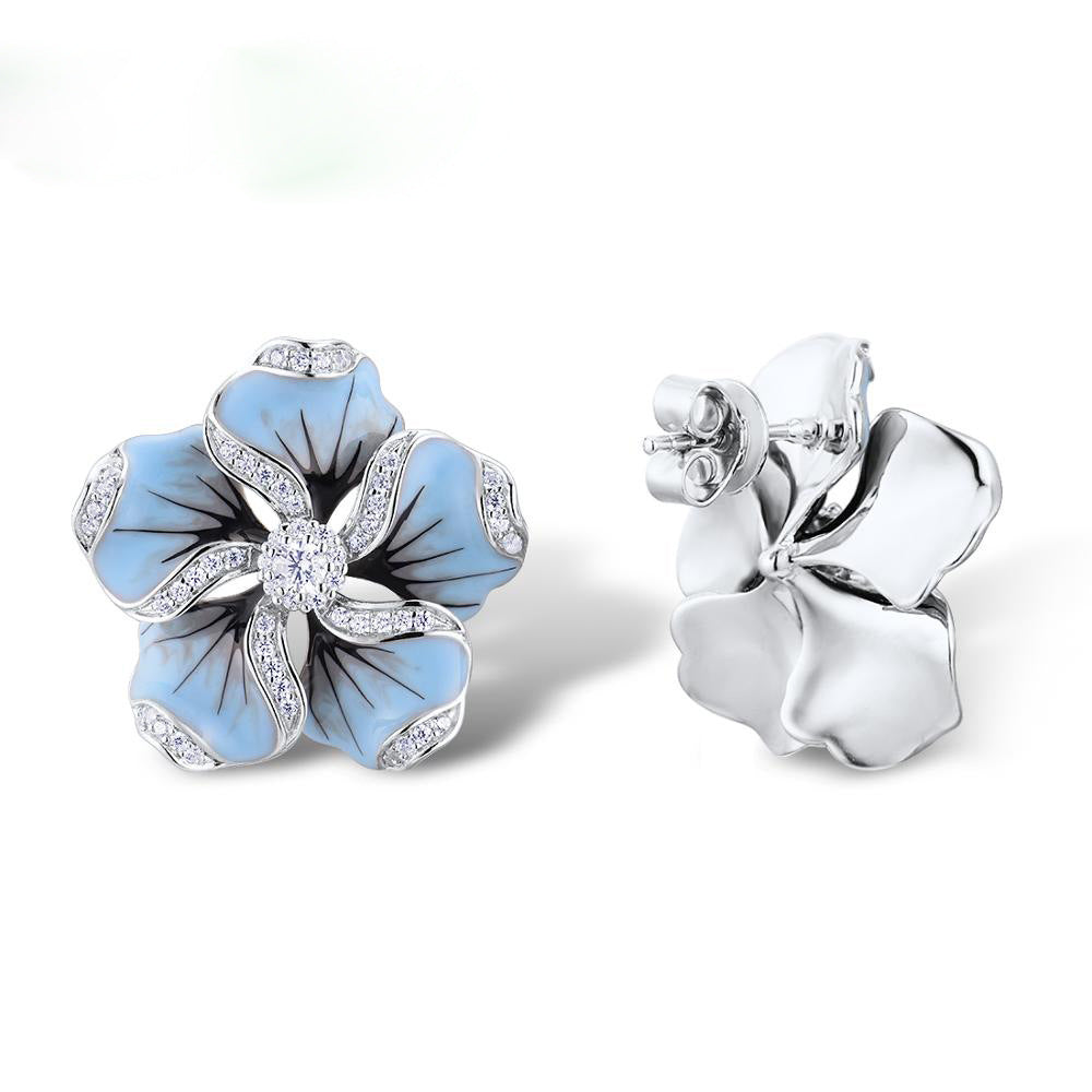 Charming Piece for Any Occasion