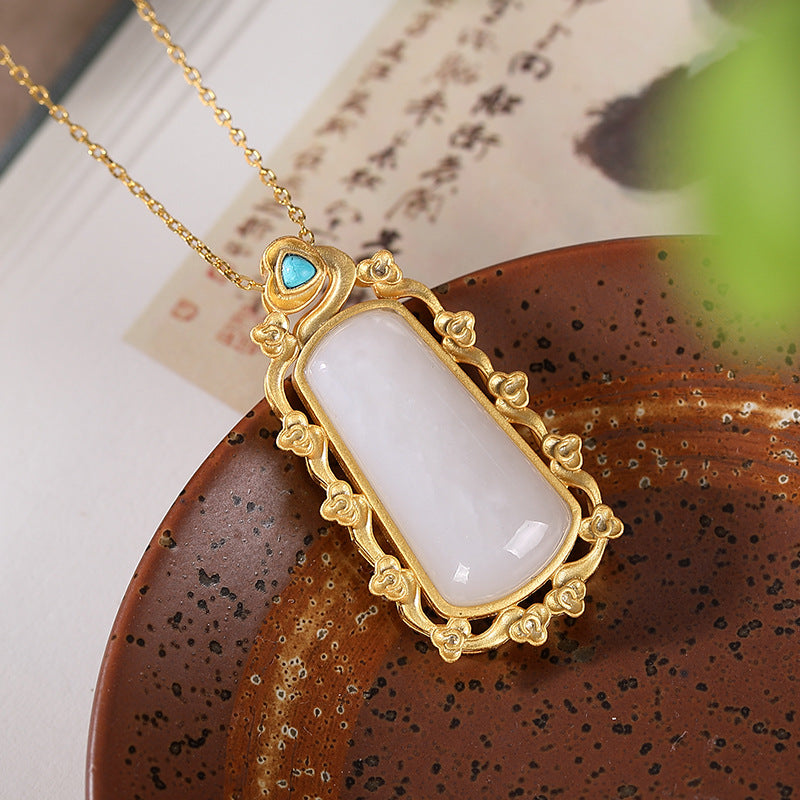 Beautiful Gold Set with Unique Style