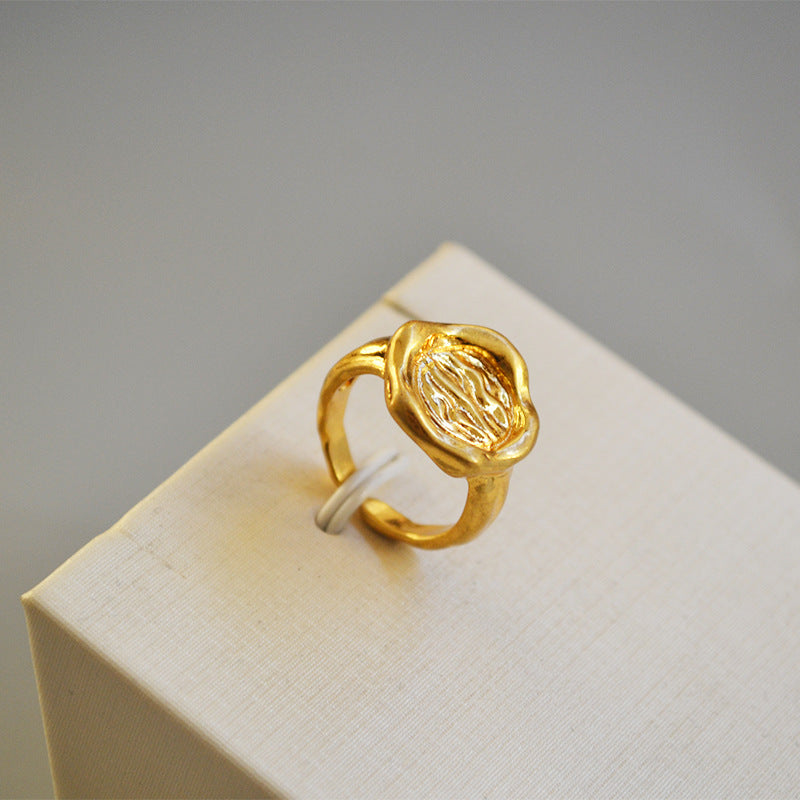 Romantic Gold Ring for Special Moments