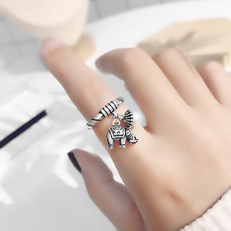 Classic Silver Ring with Timeless Appeal