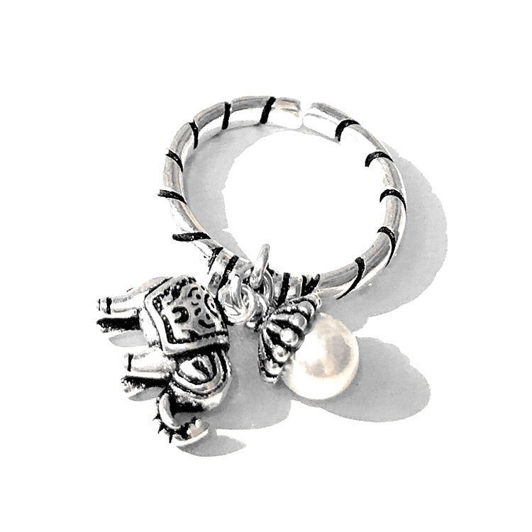 Classic Silver Ring with Timeless Appeal