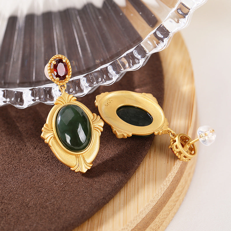 Charming Gold Earring for Any Occasion