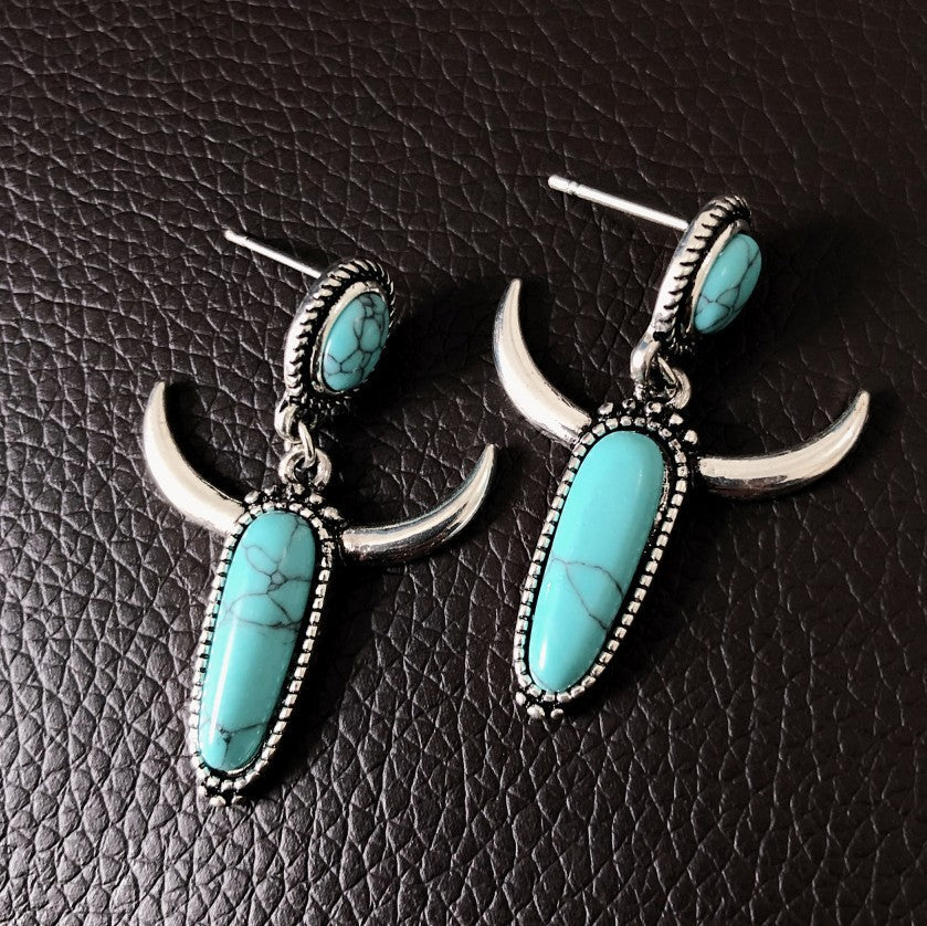 Classic Silver Earring with Timeless Appeal