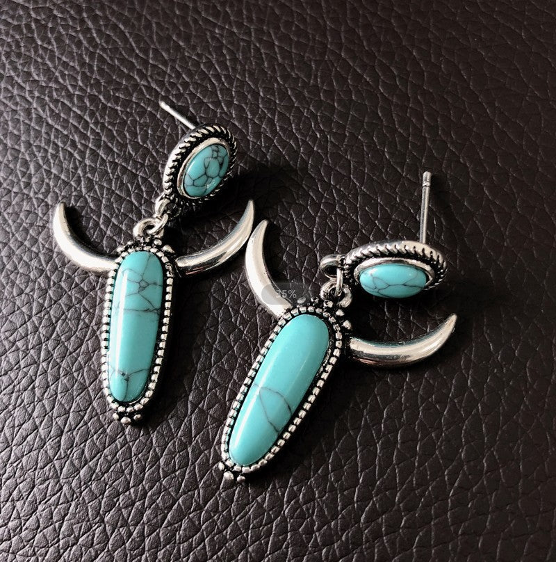 Classic Silver Earring with Timeless Appeal