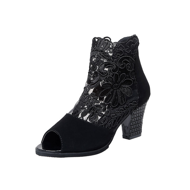 Chic Orthopedic Sandals with Unique Design