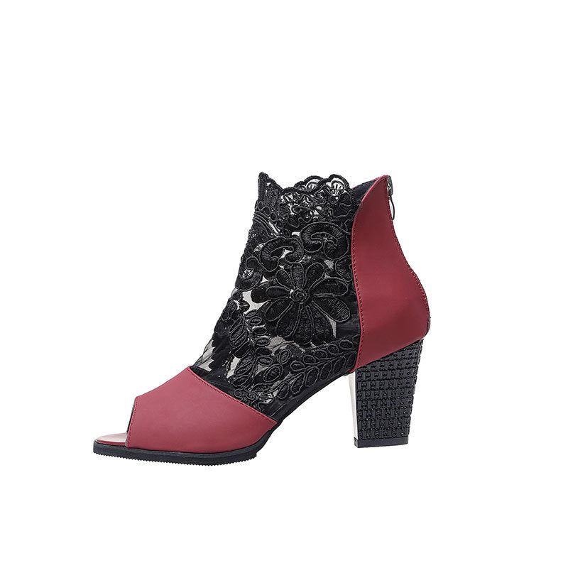 Chic Orthopedic Sandals with Unique Design