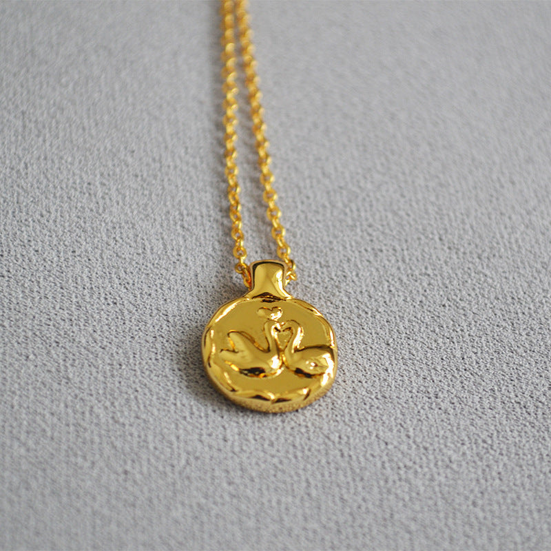 Romantic Gold Necklace for Special Moments