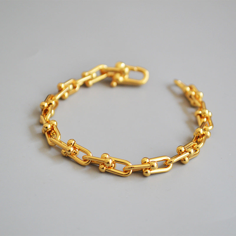 Classic Gold Bracelet with Timeless Appeal