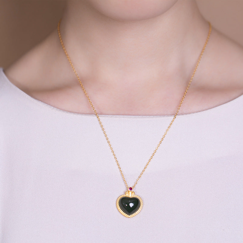 Charming Silver Pendant for Any Occasion