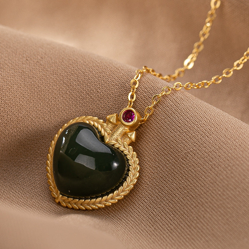 Charming Silver Pendant for Any Occasion