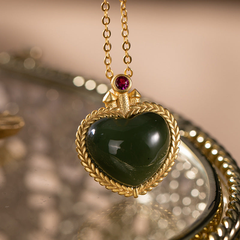 Charming Silver Pendant for Any Occasion