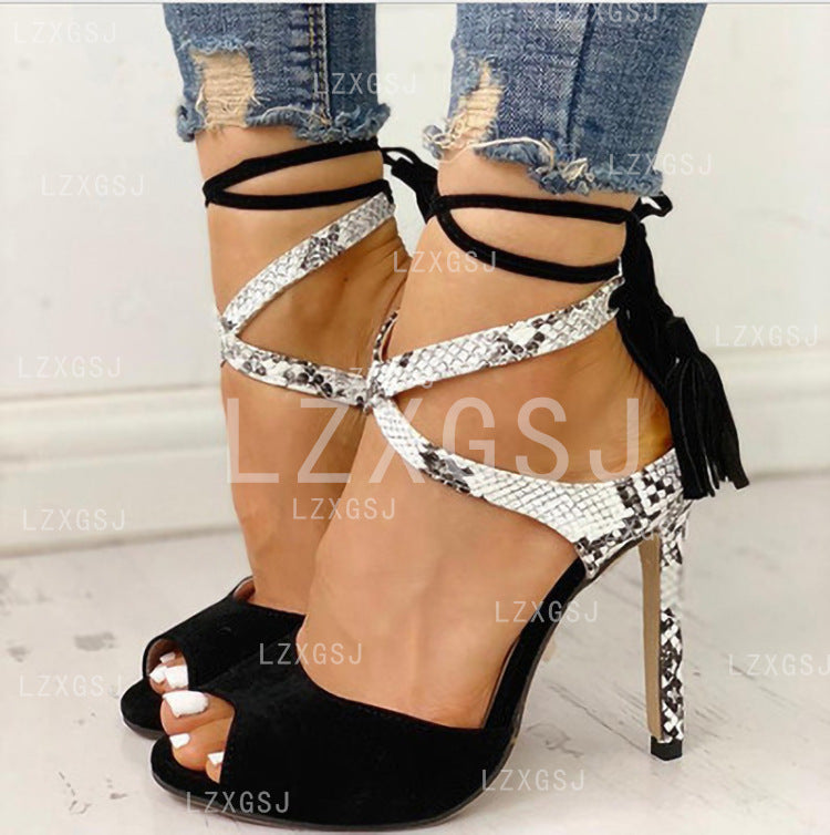Chic Orthopedic Sandals with Unique Design