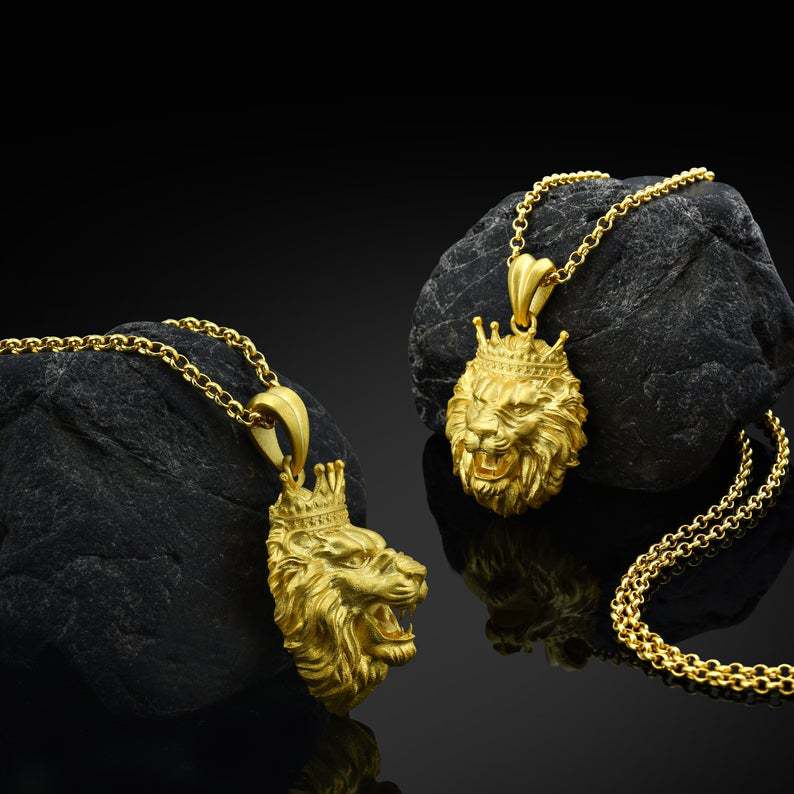 Beautiful Gold Necklace with Unique Style