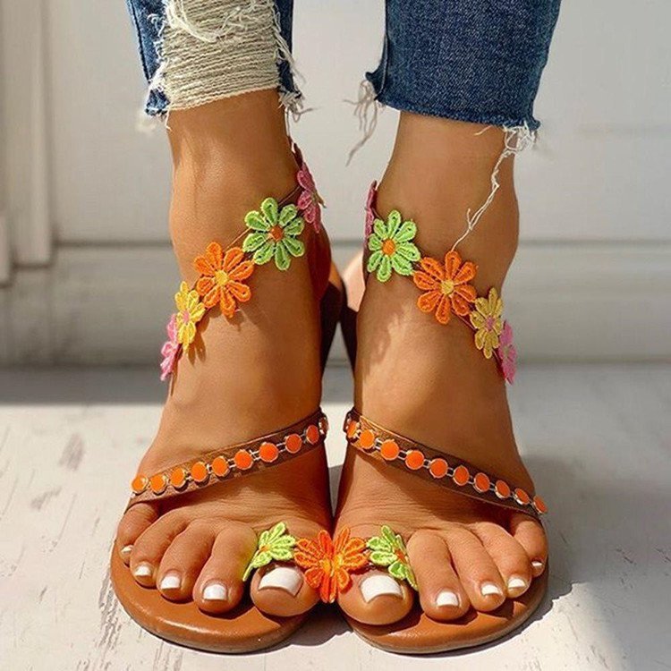 Chic Orthopedic Sandals with Unique Design