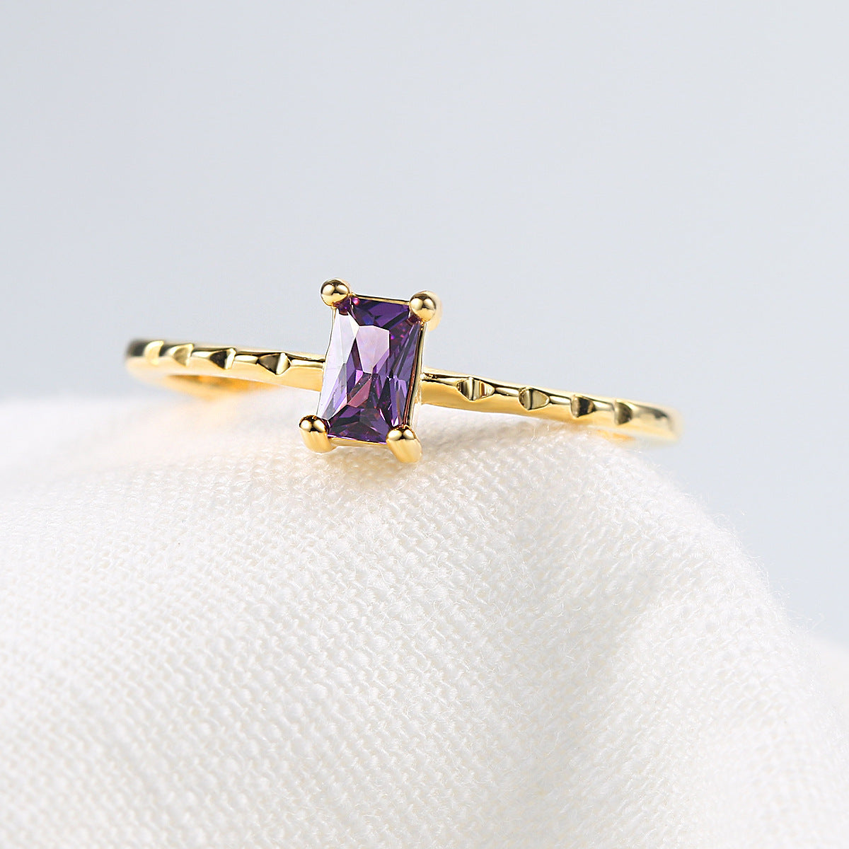 Elegant Gold Ring for Every Occasion