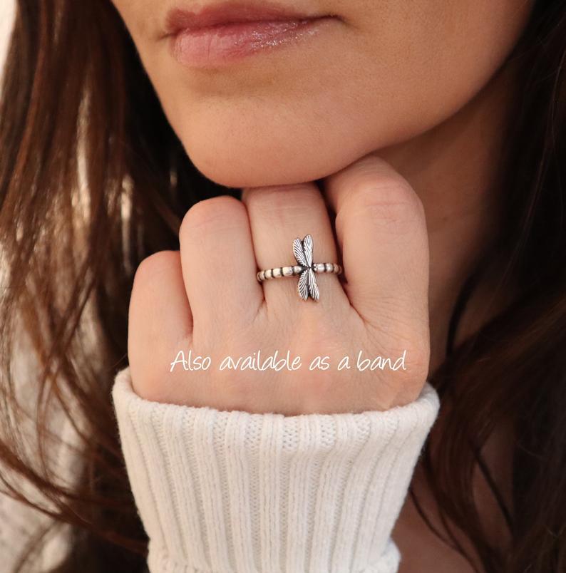 Classic Silver Ring with Timeless Appeal