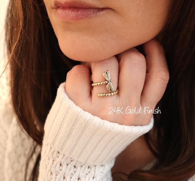 Classic Silver Ring with Timeless Appeal
