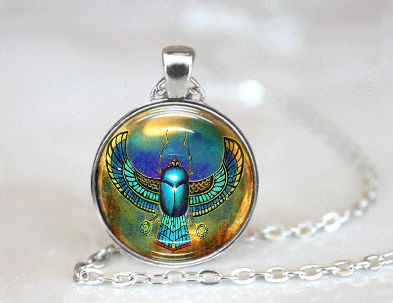 Stunning Necklace for Daily Wear