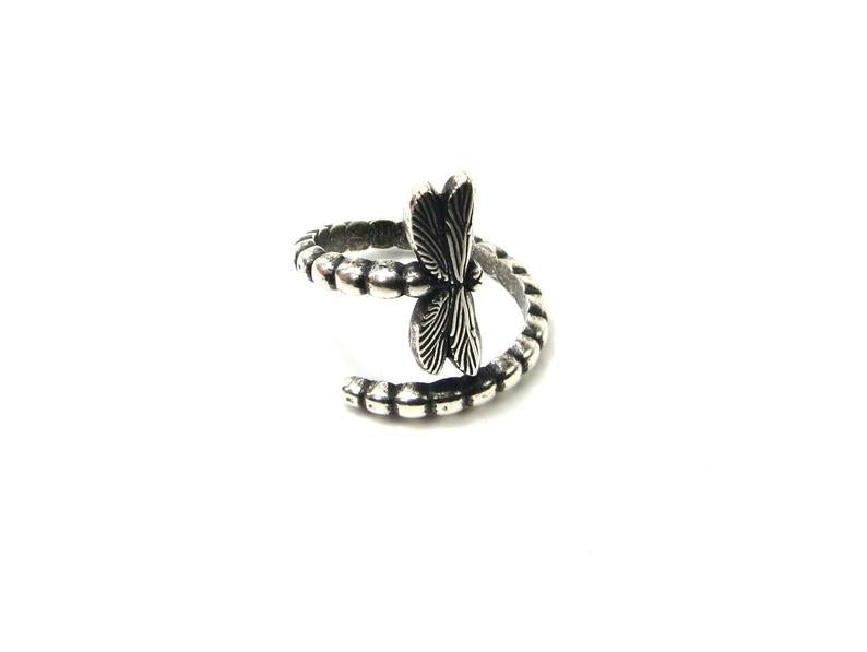 Classic Silver Ring with Timeless Appeal