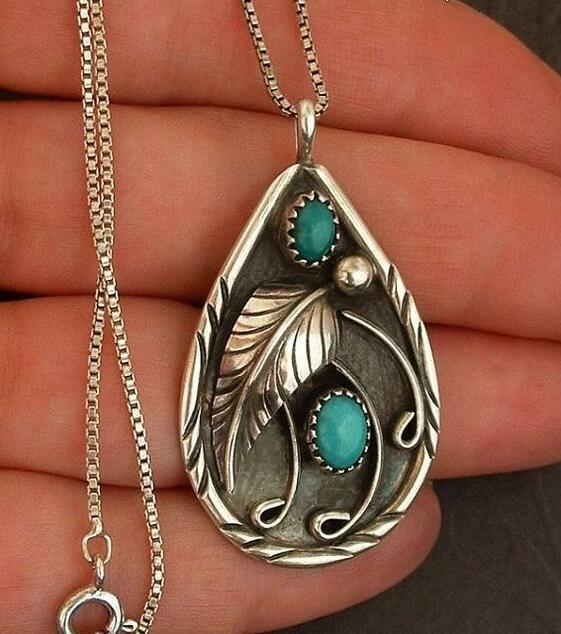 Charming Silver Necklace for Any Occasion